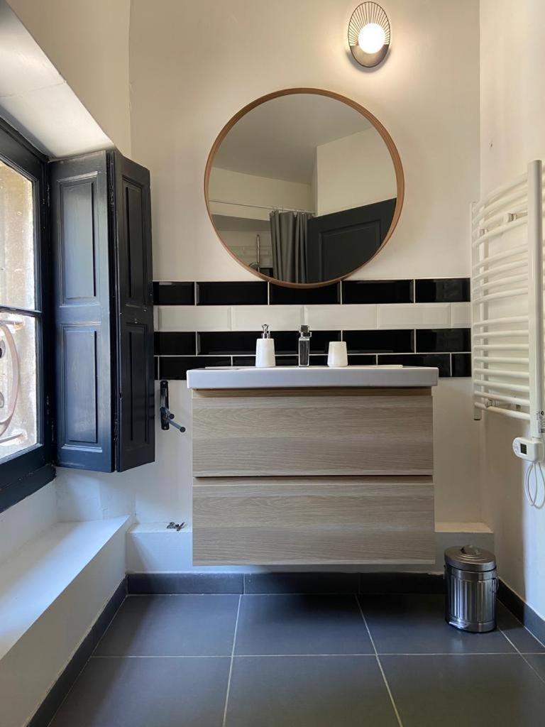 Appartement De Standing Au Coeur D'Αβινιόν Εξωτερικό φωτογραφία